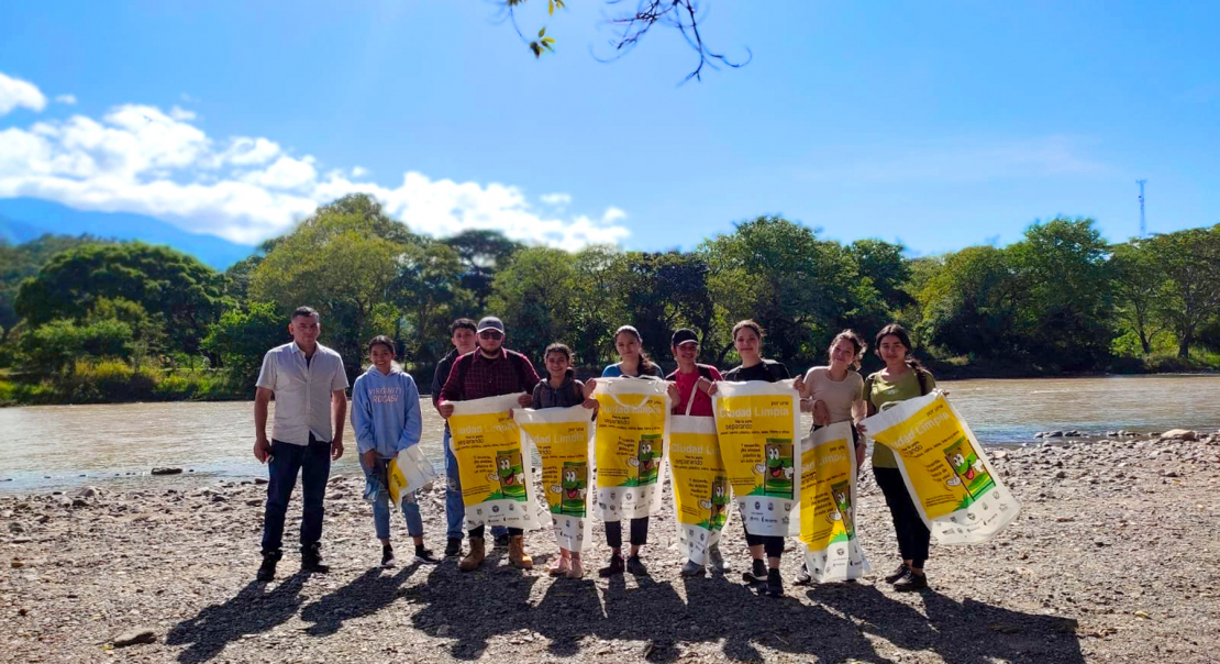 Communities join cleanup campaign in rivers of the Trifinio Region