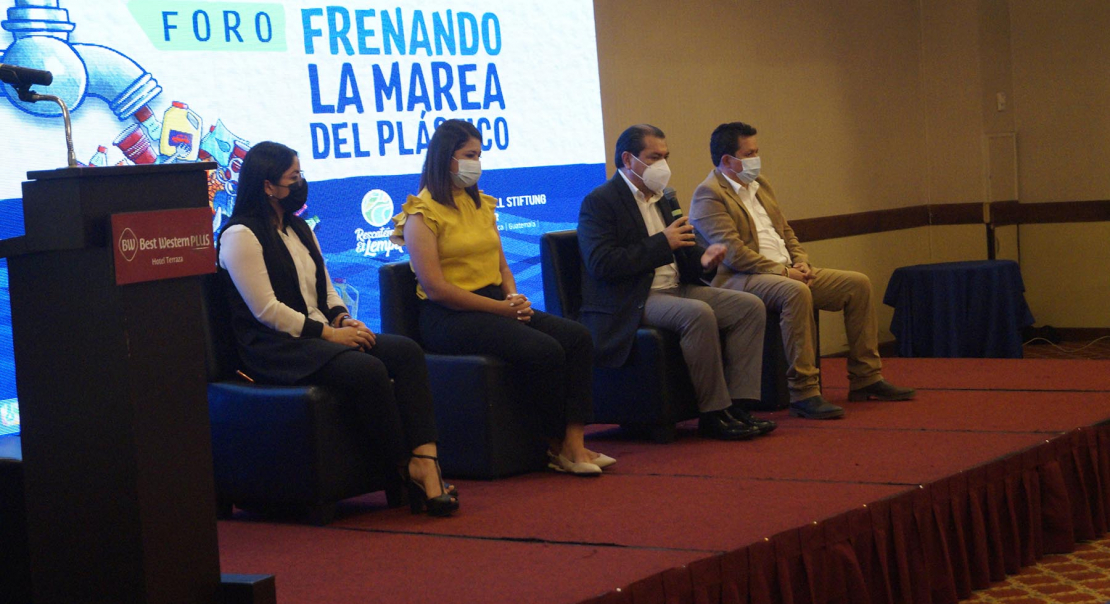 Red Trinacional por el Rescate del Río Lempa celebra Foro &quot;Frenando la Marea del plástico&quot;
